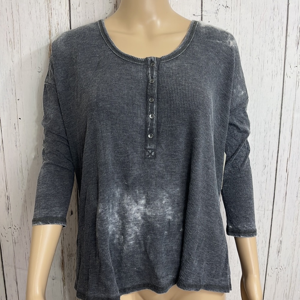 NWT Billabong Gray Waffle Knit 3/4 Sleeves Bleached Hi Low T-Shirt Size Small
